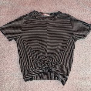 striped cropped tee